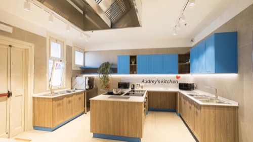 
Inaugurata una nuova cucina alla Casa Ronald McDonald di Palidoro grazie a una donazione de La Chiesa di Gesù Cristo dei Santi degli Ultimi Giorni