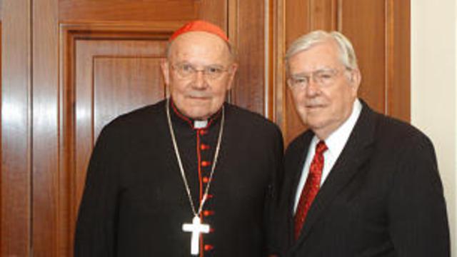 Il Cardinale Wiliam Joseph Levada e l’Anziano M. Russell Ballard. (Foto: Anziano Ronald A. Rasband)

