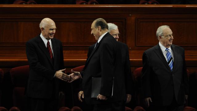 elder-oaks-newsbio-GC-Oct-2010-with-monson.JPG