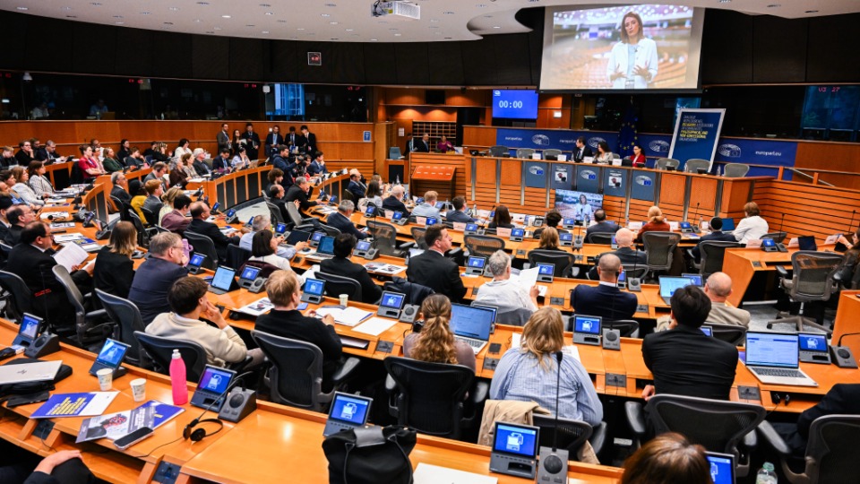 Parlamento-Europeo-7.jpg Parlamento Europeo 8.jpg Parlamento Europeo 3.jpg Parlamento Europeo 9.jpg Parlamento Europeo 2.jpg Parlamento Europeo 6.jpg Parlamento Europeo 5.jpg Parlamento Europeo 7.jpg Parlamento Europeo 4.jpg